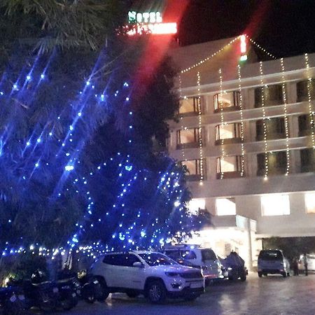 King Paradise Hotel Tiruchirappalli Eksteriør billede