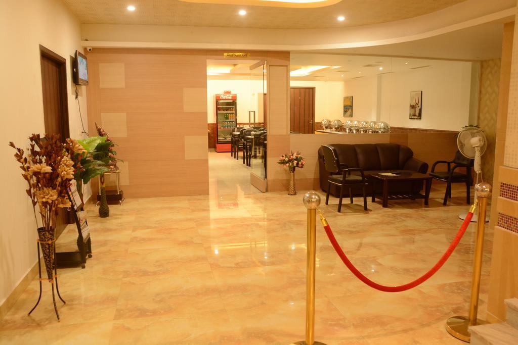 King Paradise Hotel Tiruchirappalli Eksteriør billede