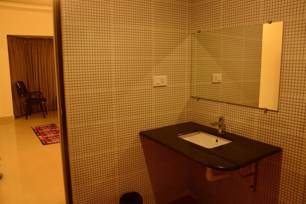 King Paradise Hotel Tiruchirappalli Eksteriør billede