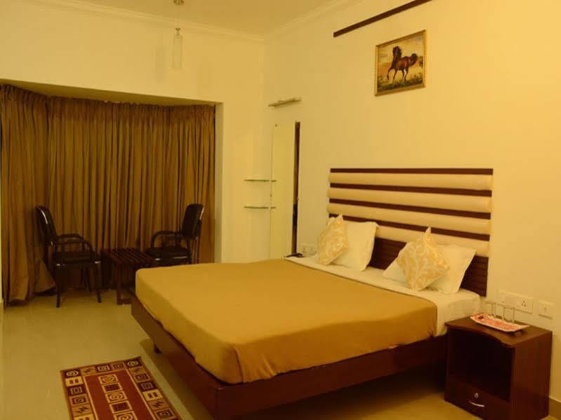 King Paradise Hotel Tiruchirappalli Eksteriør billede